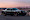 Dodge Challenger áll a naplementében