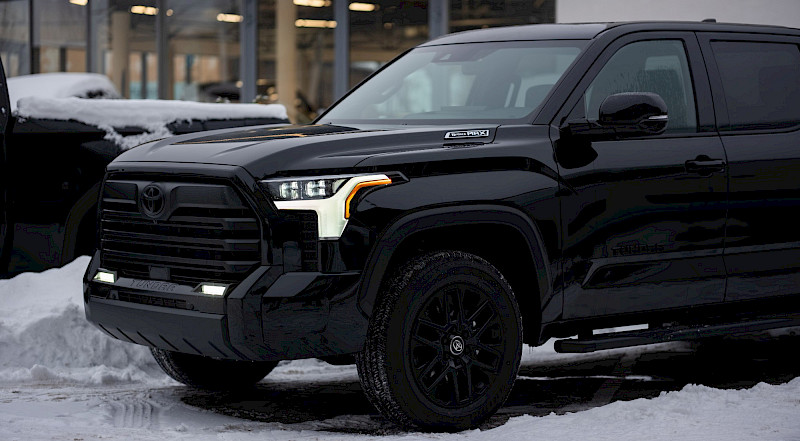 Toyota Tundra fele fotózva